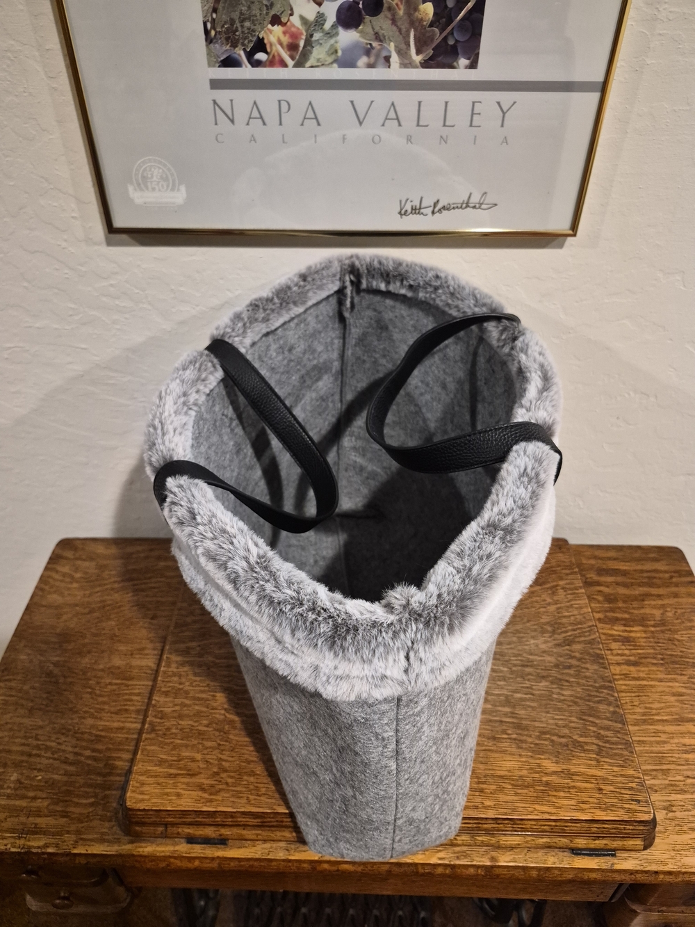 Barnes & Noble Gray Felt Tote with Faux Fur Trim and Black Handles - Picture 4 of 4